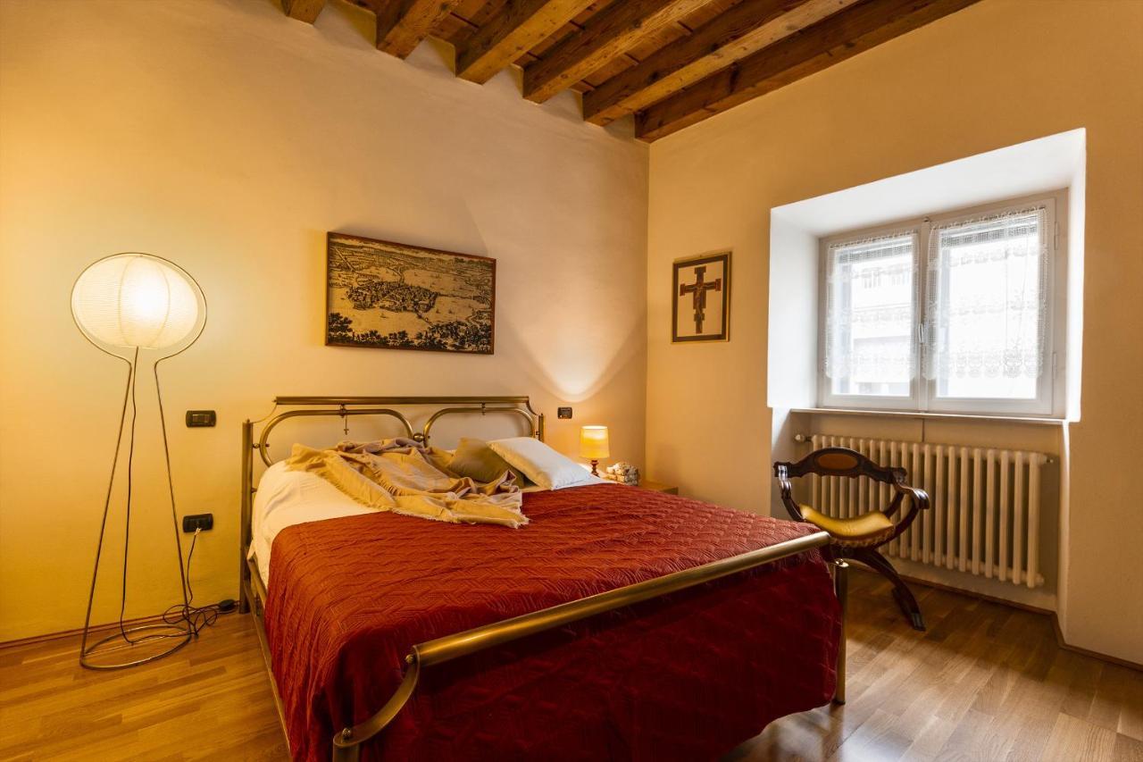 Cavour Suite - Smart Holiday Mantova Exterior foto